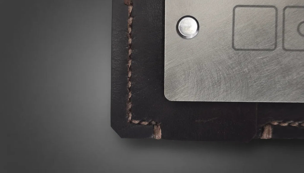 ZERONE artisan leather wallet – texture and colour detail