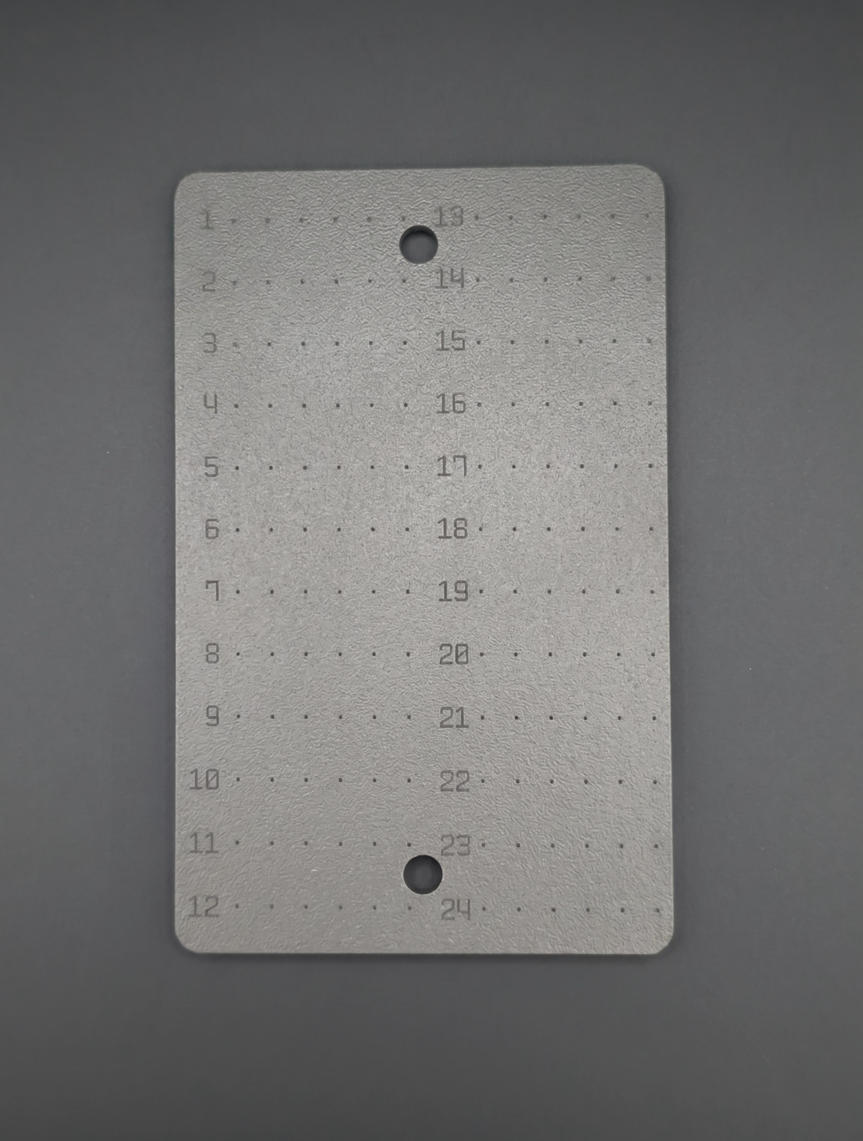 ZERONE Sand Blasted plate – flatlay with ruler for dimensions